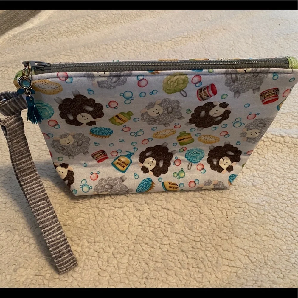 Cute storage/makeup bag!